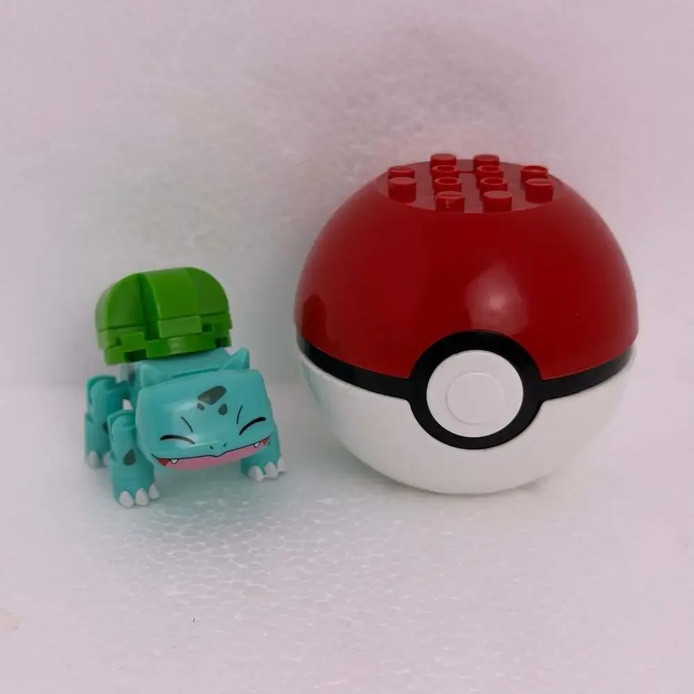 Mega Construx Pokémon Bulbasaur Poké Ball Building Toy Set